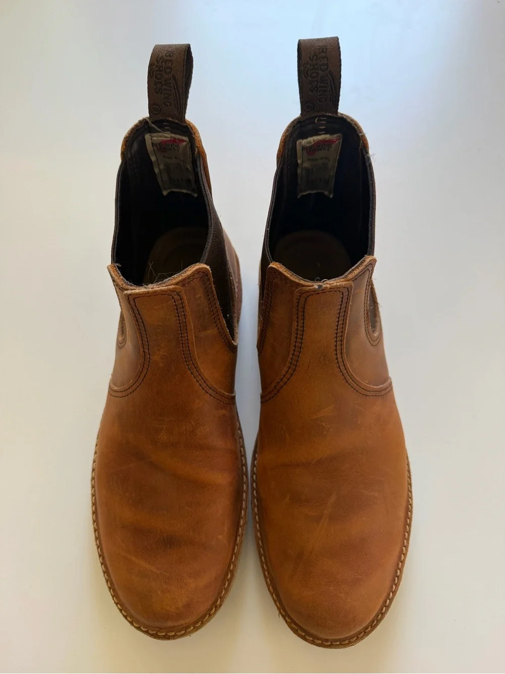 Red Wing Weekender Chelsea Boots - Brown Leather